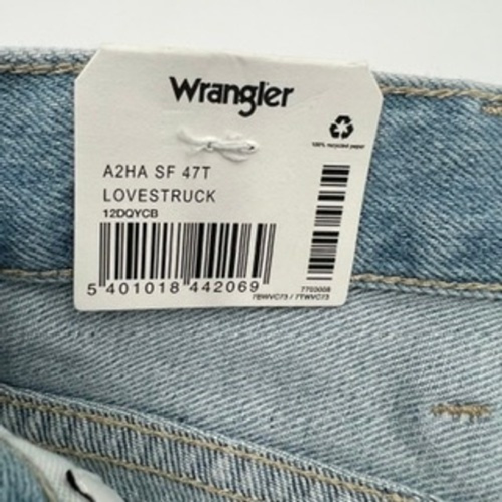 Wrangler Lovestruck High Rise Flare Jeans Light Wash Raw Hem 32/32 WROCK 672 - Picture 10 of 16